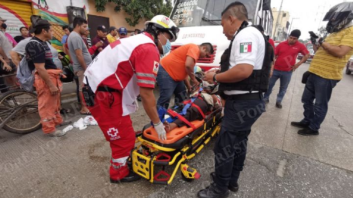 Abuelito es atropellado por un camión en Ciudad del Carmen