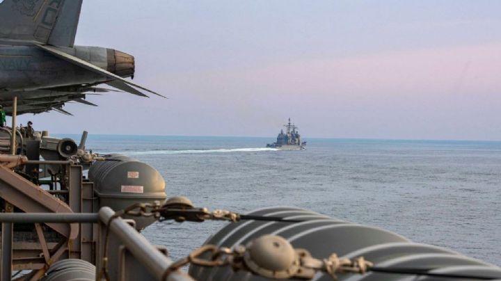 Coalición naval apoya a buque al que se acercaron 6 embarcaciones frente a costas de Yemen