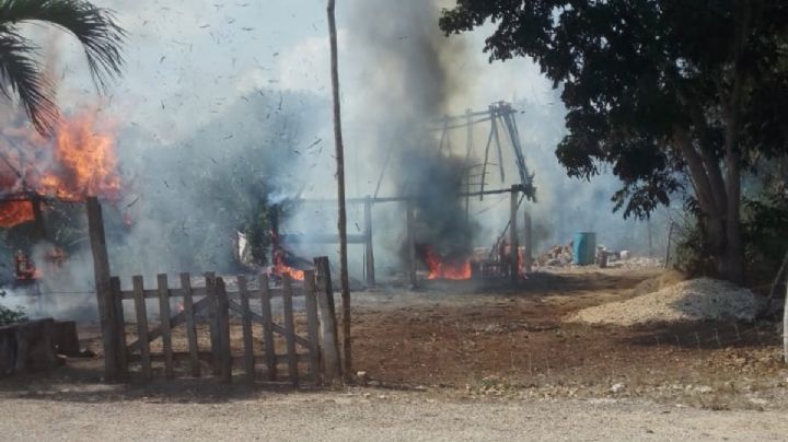 Fuego acaba con un templo cristiano de Cabichén, Tizimín