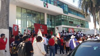 ¡Colapsa el PRI en Campeche! Renuncian líderes y militantes de Seybaplaya