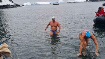 Yucateco Carlos Franco,  primer mexicano en nadar en aguas bajo cero de la Antártida