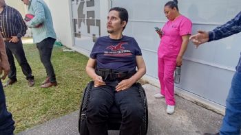 Hombre exige justicia tras quedar cuadripléjico al ser golpeado por sus vecinos en Playa del Carmen