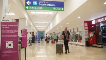Aeropuerto de Mérida: Trabajadores de la empresa Menzies Aviation se declararon en paro