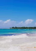 La Playa Xpu-Há es conocida por sus aguas tranquilas