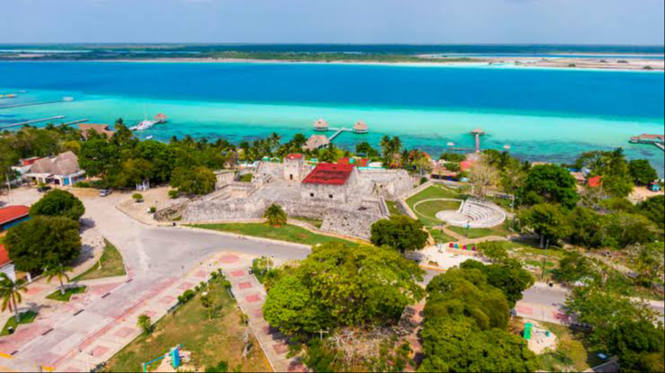 Bacalar es uno de los atractivos más visitados en Quintana Roo.