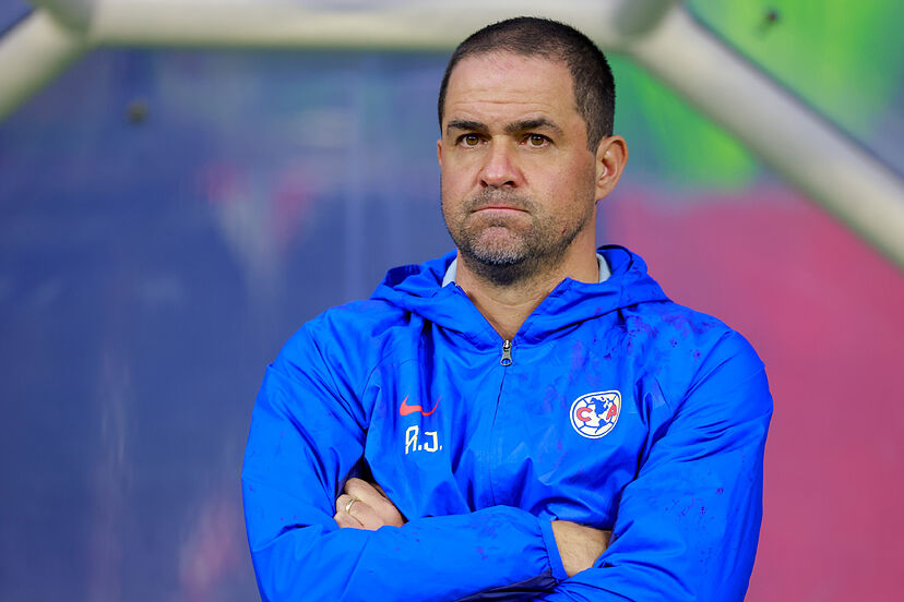 Jardine se molesta con el arbitraje y actuación del Toluca