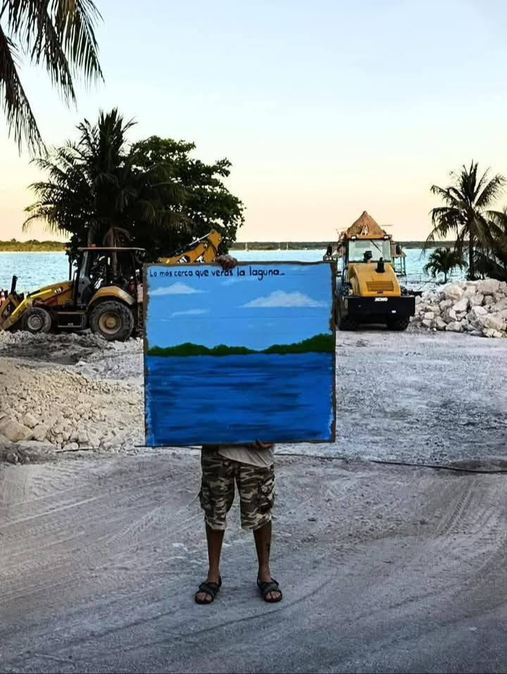 Manifestantes intentan a través de distintos métodos enseñar su inconformidad. Manifestantes intentan a través de distintos métodos enseñar su inconformidad.