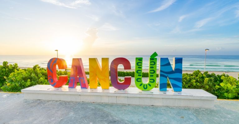 Las letras de Cancún son un sitio popular entre el turismo para fotografiarse